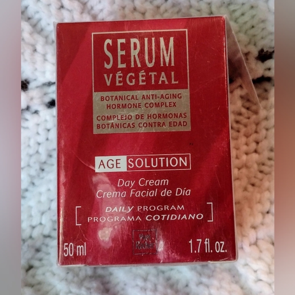 Yves Rocher Serum Vegetal Age Solution Day Cream Factory Sealed 50mL NOS